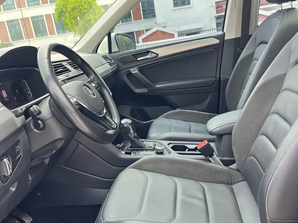 Volkswagen Volkswagen Tiguan L 2021 330TSI Automatic 2WD Smart Enjoy Edition 2021 - thumbnail 22