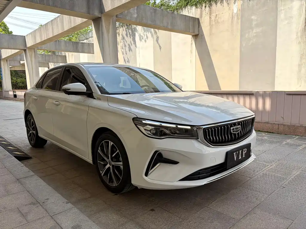 Geely Auto Geely Emgrand 2022 4th Generation 1.5L CVT Luxury Model 2022 - thumbnail 3