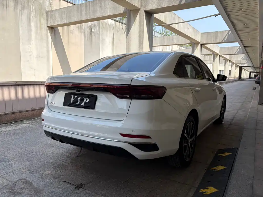 Geely Auto Geely Emgrand 2022 4th Generation 1.5L CVT Luxury Model 2022 - thumbnail 12