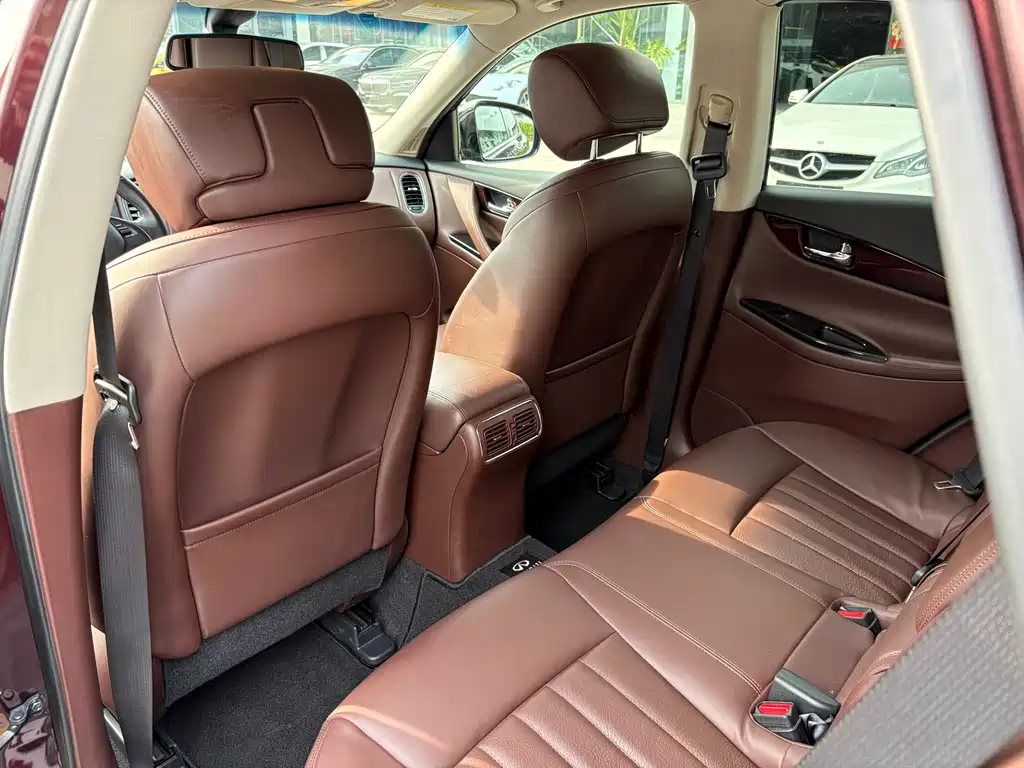 Infiniti Infiniti QX50 Import 2013 Model 2.5L Two-Wheel Drive Elegant Edition 2014 - thumbnail 17