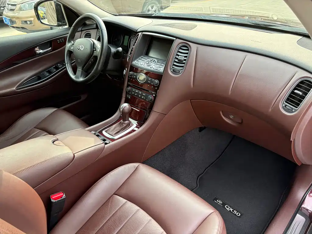 Infiniti Infiniti QX50 Import 2013 Model 2.5L Two-Wheel Drive Elegant Edition 2014 - thumbnail 19