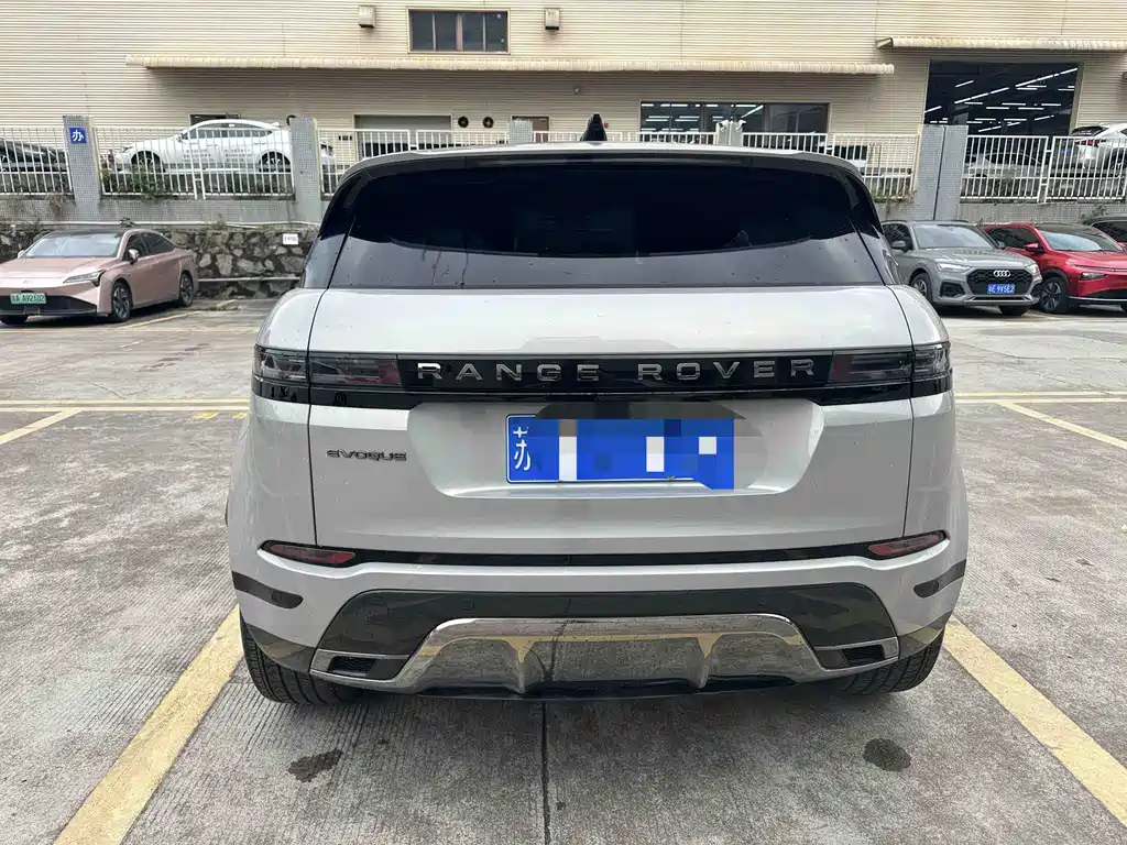 Land Rover Range Rover Evoque 2024 Range Rover Evoque L SE Light Command Supreme Edition 2025 - thumbnail 3