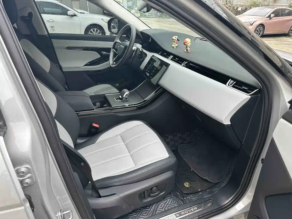 Land Rover Range Rover Evoque 2024 Range Rover Evoque L SE Light Command Supreme Edition 2025 - thumbnail 7
