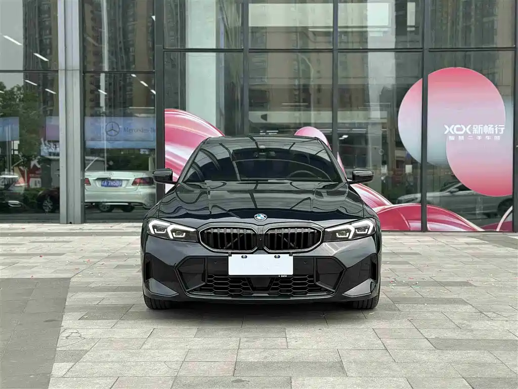 BMW BMW 3 Series 2025 330i M Sport Shadow Night Package 2025 - thumbnail 2