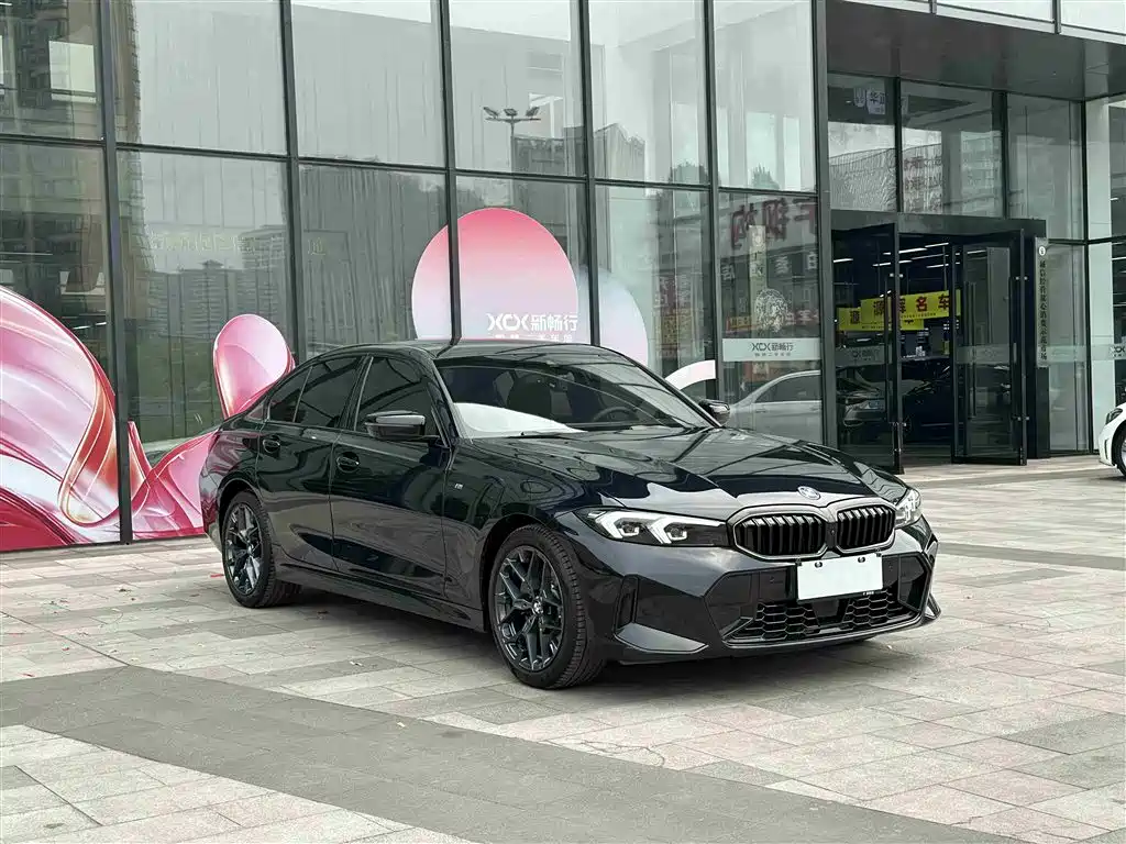 BMW BMW 3 Series 2025 330i M Sport Shadow Night Package 2025 - thumbnail 3