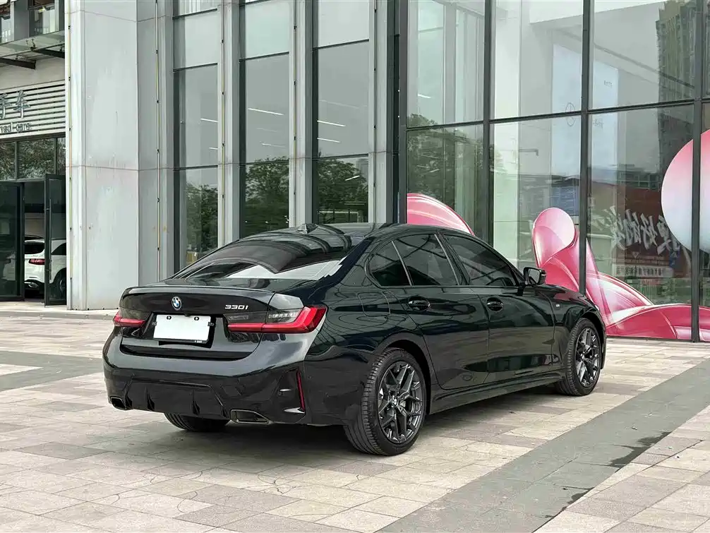 BMW BMW 3 Series 2025 330i M Sport Shadow Night Package 2025 - thumbnail 5