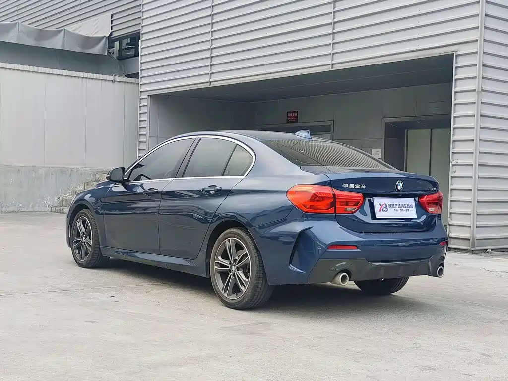 BMW 1 Series 2021 Model Year Facelift 120i M Sport Edition BMW 1 Series 2021 Model Year Facelift 120i M Sport 2021 - thumbnail 4