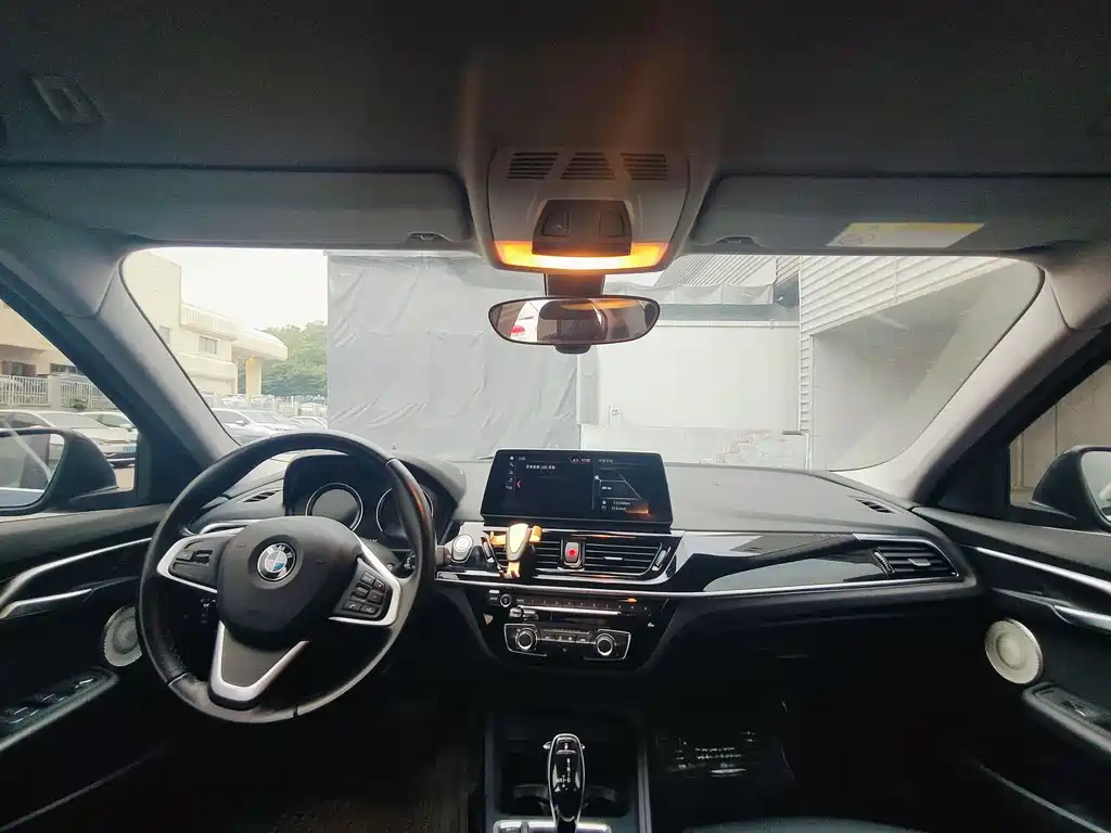 BMW 1 Series 2021 Model Year Facelift 120i M Sport Edition BMW 1 Series 2021 Model Year Facelift 120i M Sport 2021 - thumbnail 12