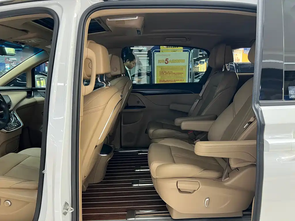 Buick Buick GL8 2020 ES Landmark 653T Premium Edition 2020 - thumbnail 5