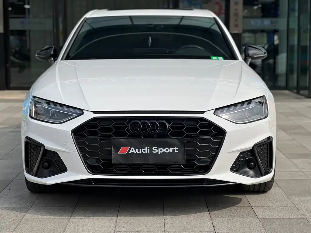 Audi Audi A4L 2023 40 TFSI Luxury Dynamic Model 2023 - thumbnail 2