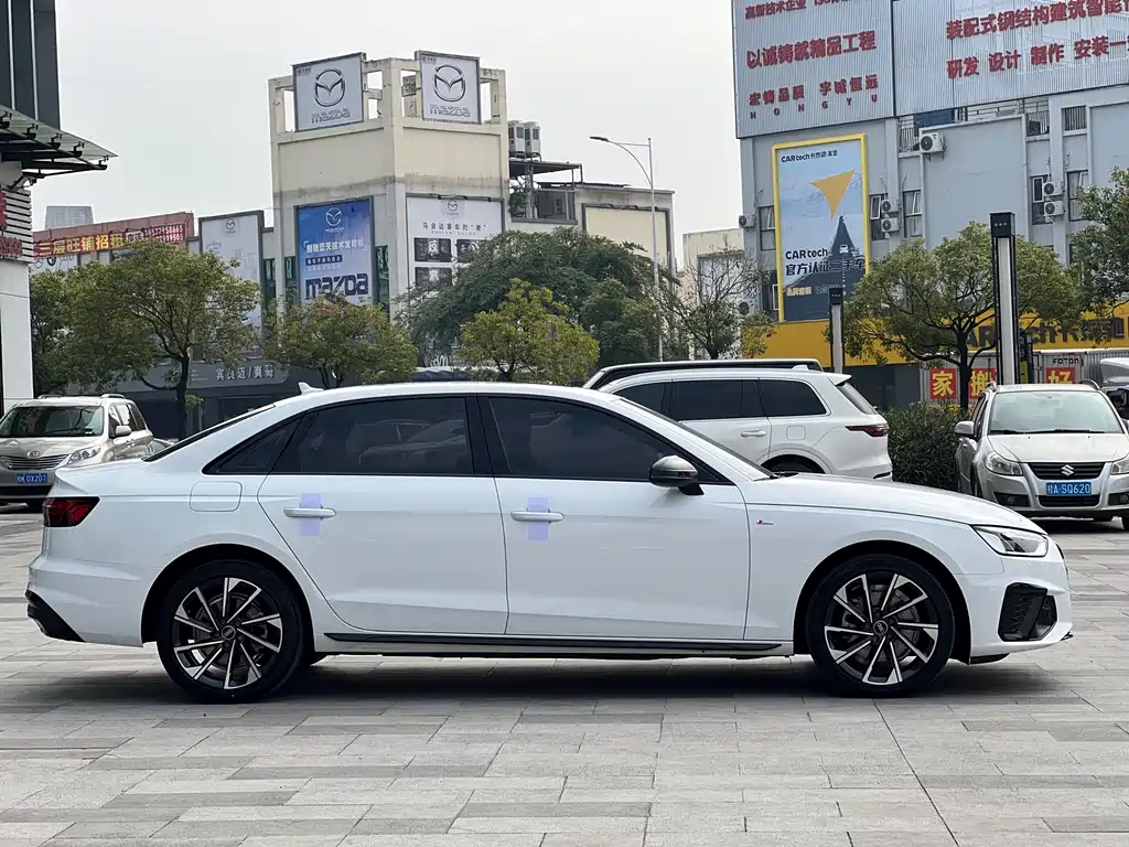 Audi Audi A4L 2023 40 TFSI Luxury Dynamic Model 2023 - thumbnail 6