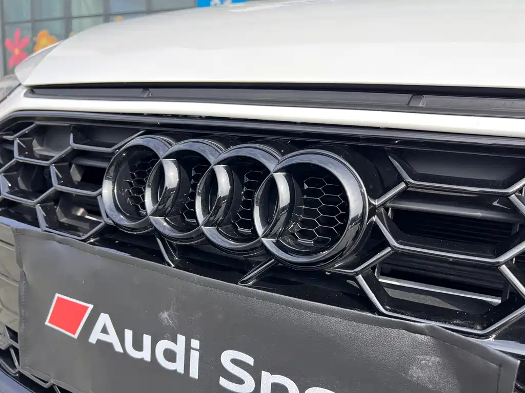Audi Audi A4L 2023 40 TFSI Luxury Dynamic Model 2023 - thumbnail 10
