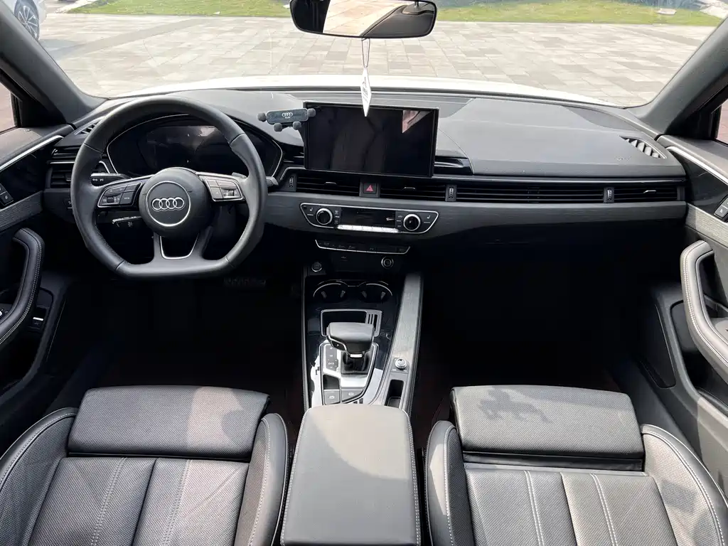 Audi Audi A4L 2023 40 TFSI Luxury Dynamic Model 2023 - thumbnail 23
