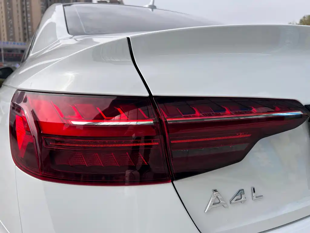 Audi Audi A4L 2023 40 TFSI Luxury Dynamic Model 2023 - thumbnail 27