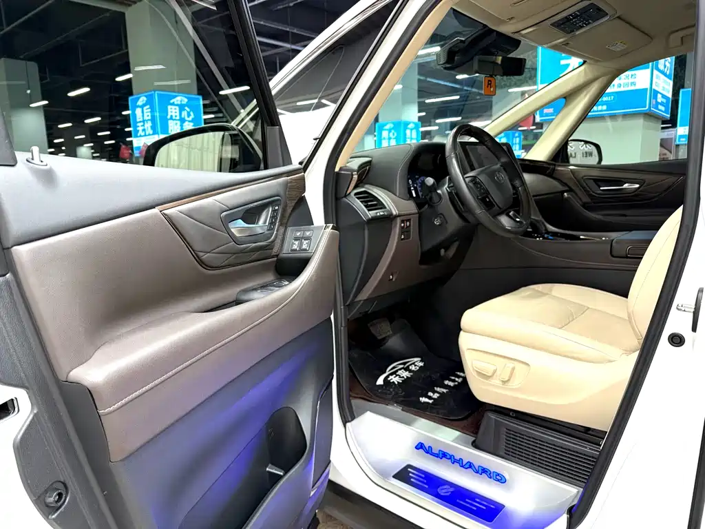 Toyota Toyota Alphard 2024 Hybrid 2.5L Premium Edition 2024 - thumbnail 4