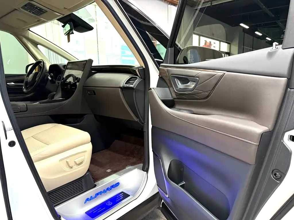 Toyota Toyota Alphard 2024 Hybrid 2.5L Premium Edition 2024 - thumbnail 7