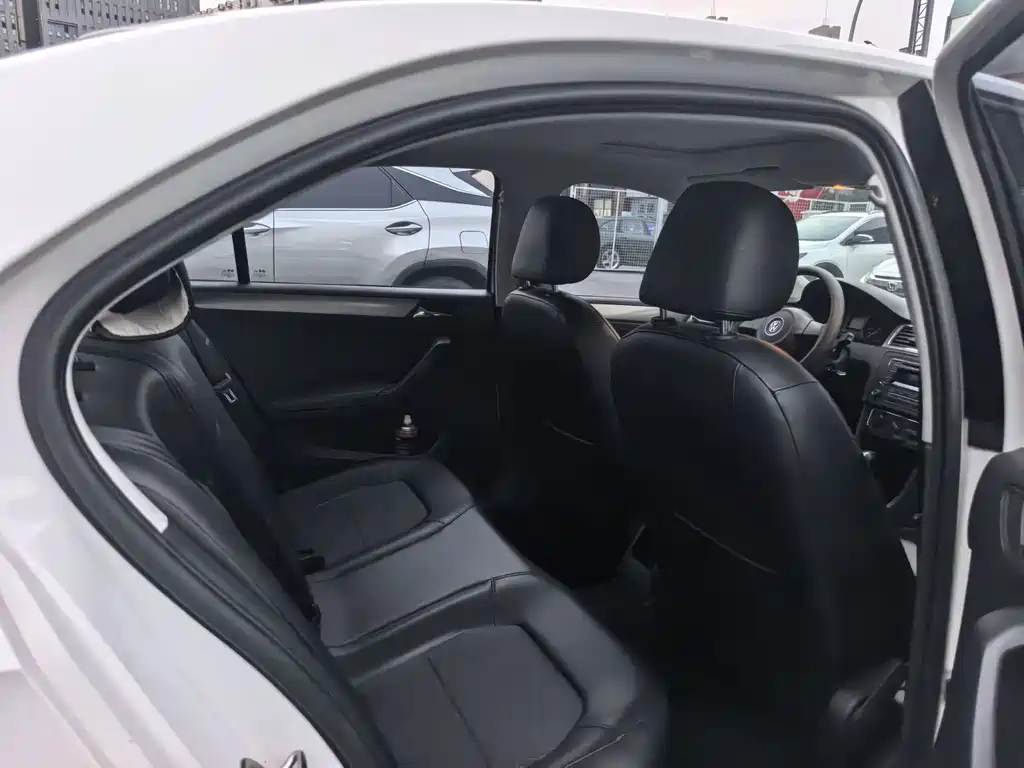 Volkswagen Volkswagen Santana 2015 1.6L Automatic Comfort Edition 2015 - thumbnail 20