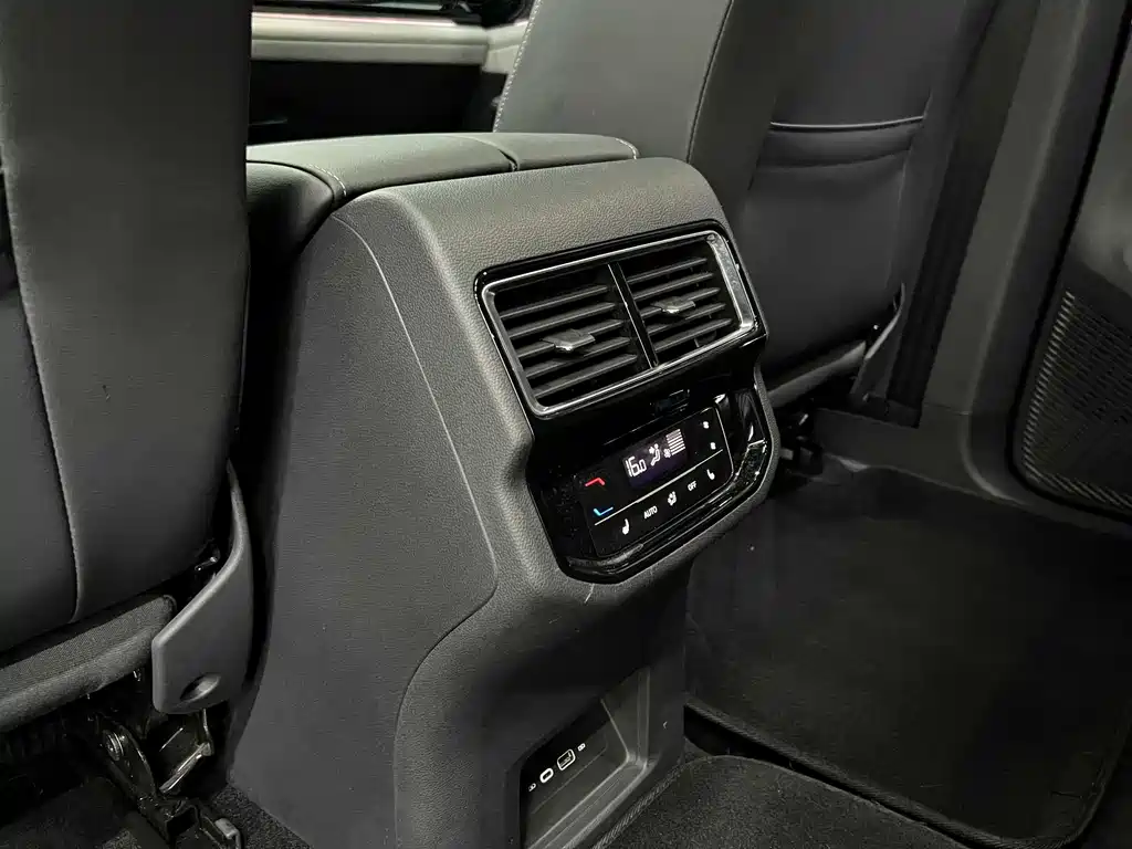 Volkswagen Teramont 2024 380TSI 4Motion Dragon Edition 2024 - thumbnail 11