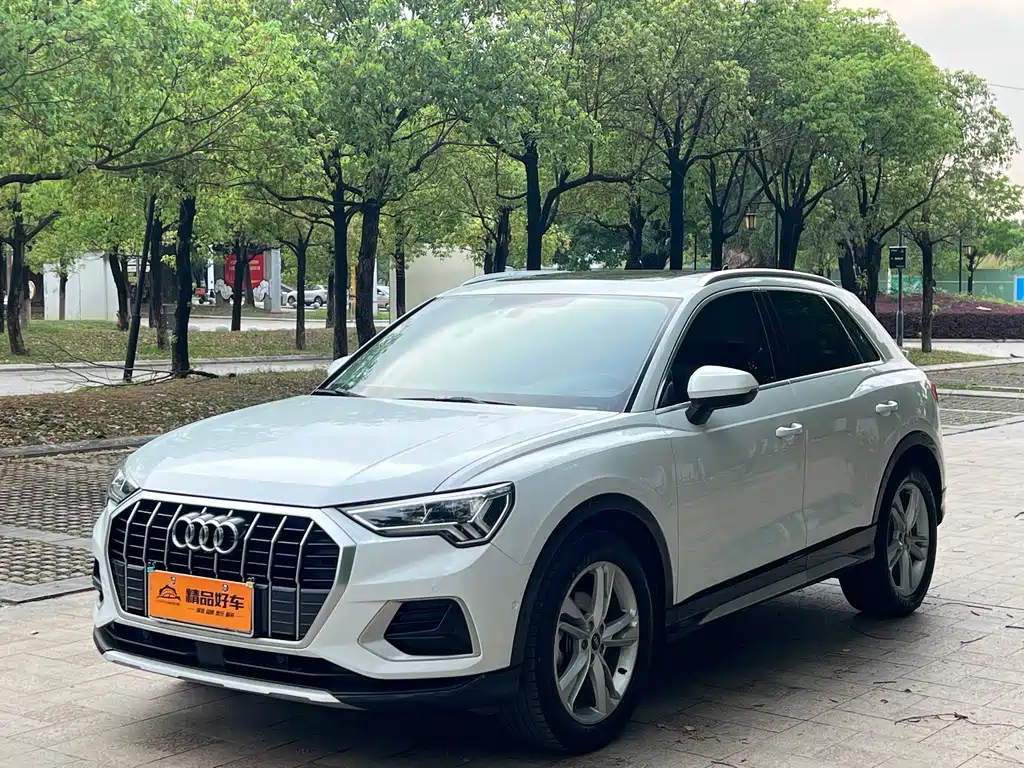 Audi Audi Q3 2022 35 TFSI Fashion Elegant Model 2022