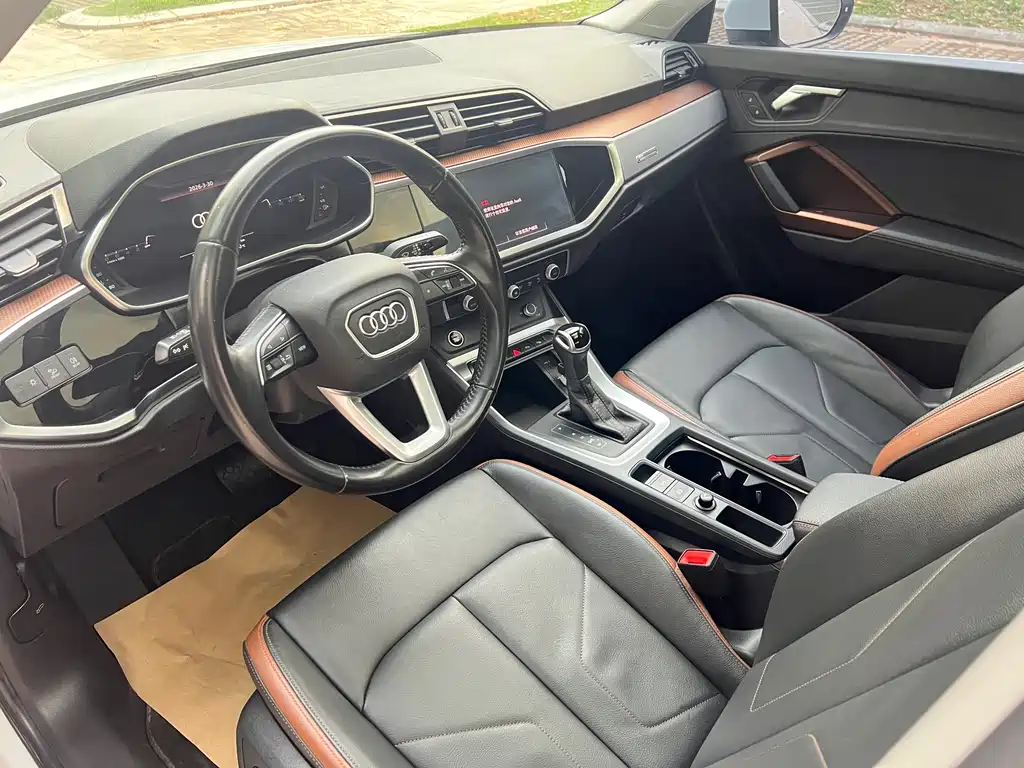Audi Audi Q3 2022 35 TFSI Fashion Elegant Model 2022 - thumbnail 7