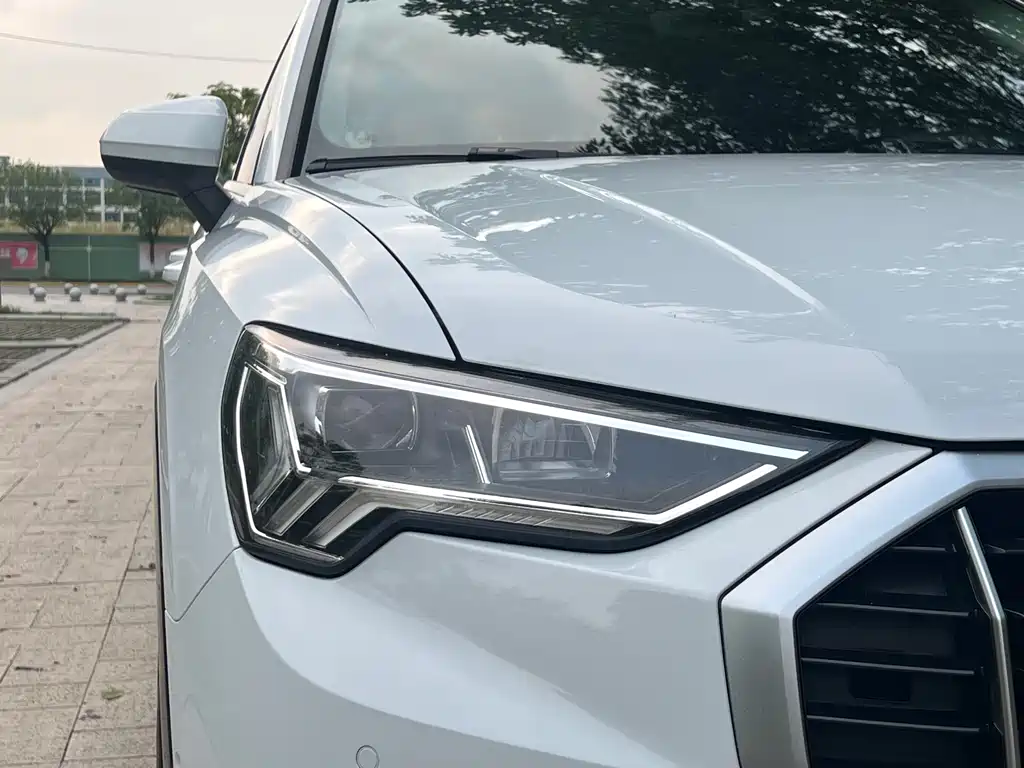 Audi Audi Q3 2022 35 TFSI Fashion Elegant Model 2022 - thumbnail 13