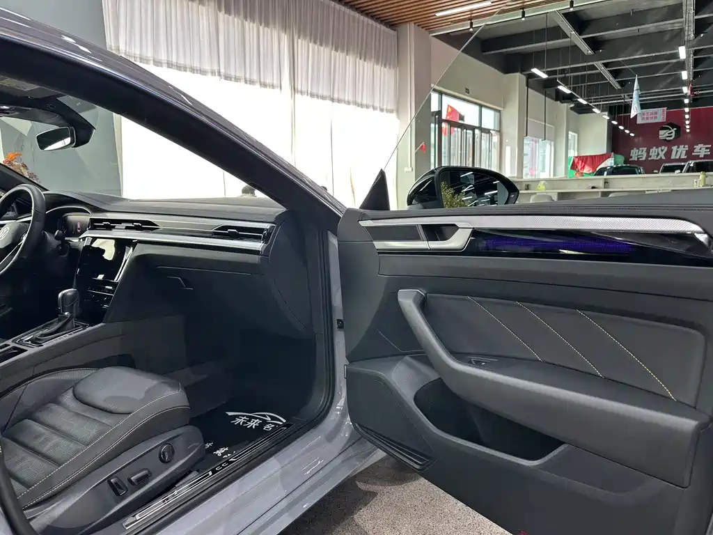 Volkswagen Volkswagen CC 2023 380TSI Dazzling Edition 2024 - thumbnail 8