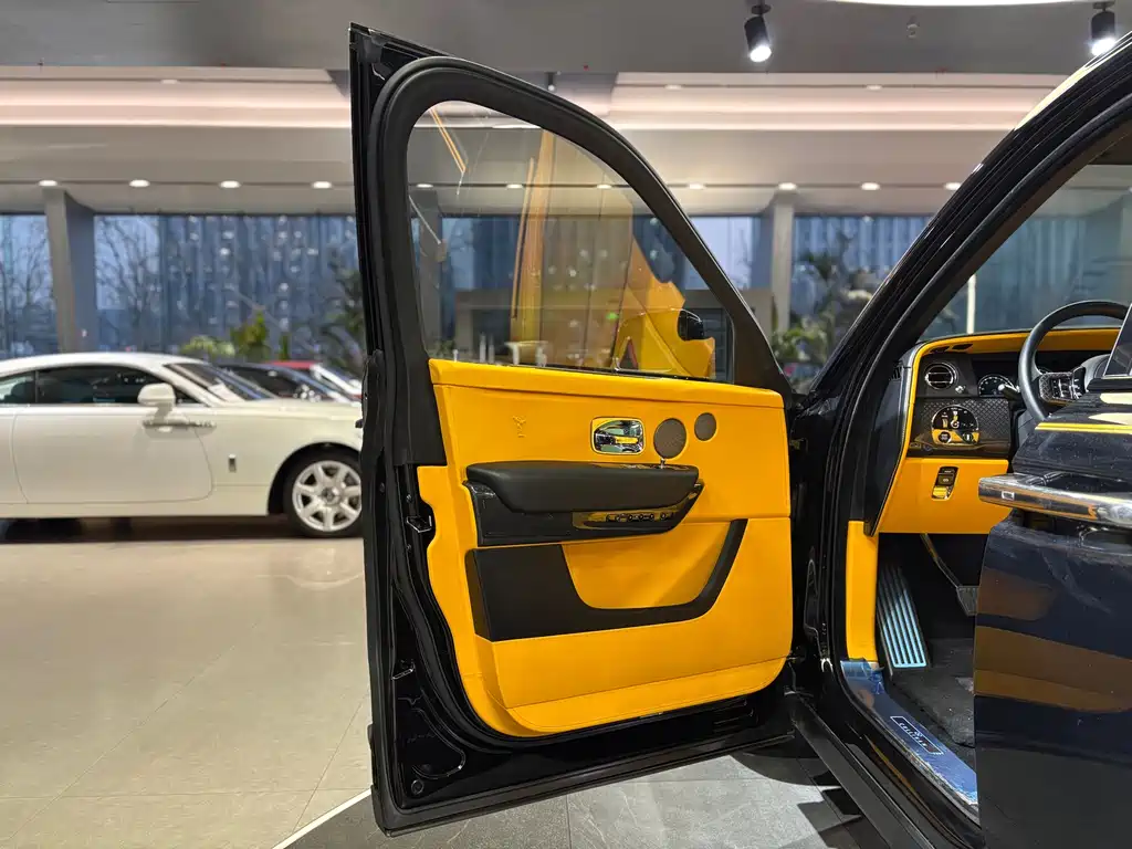 Rolls-Royce Rolls-Royce Cullinan 2020 Black Badge 2022 - thumbnail 9