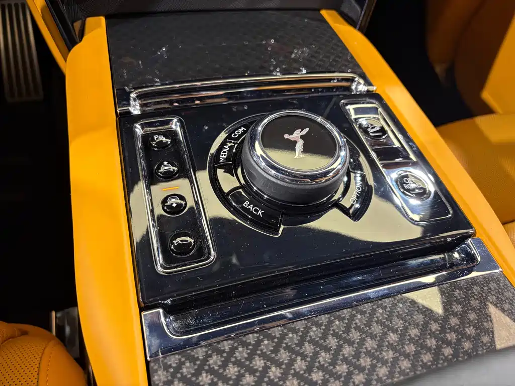 Rolls-Royce Rolls-Royce Cullinan 2020 Black Badge 2022 - thumbnail 16