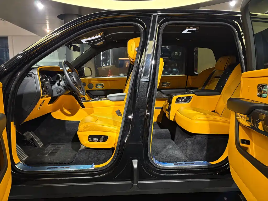 Rolls-Royce Rolls-Royce Cullinan 2020 Black Badge 2022 - thumbnail 23