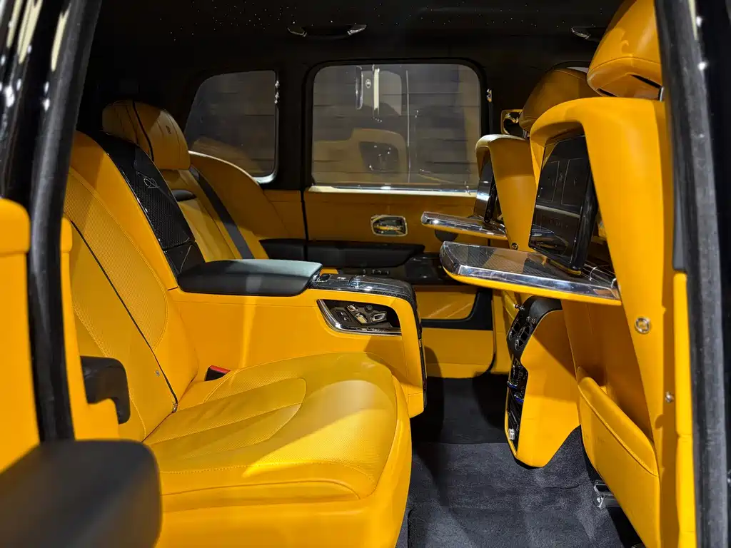Rolls-Royce Rolls-Royce Cullinan 2020 Black Badge 2022 - thumbnail 29