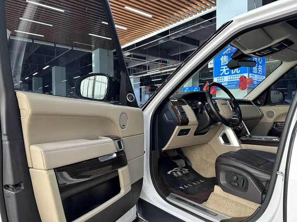 Land Rover Range Rover 2017 3.0 SC V6 Vogue LWB 2018 - thumbnail 8