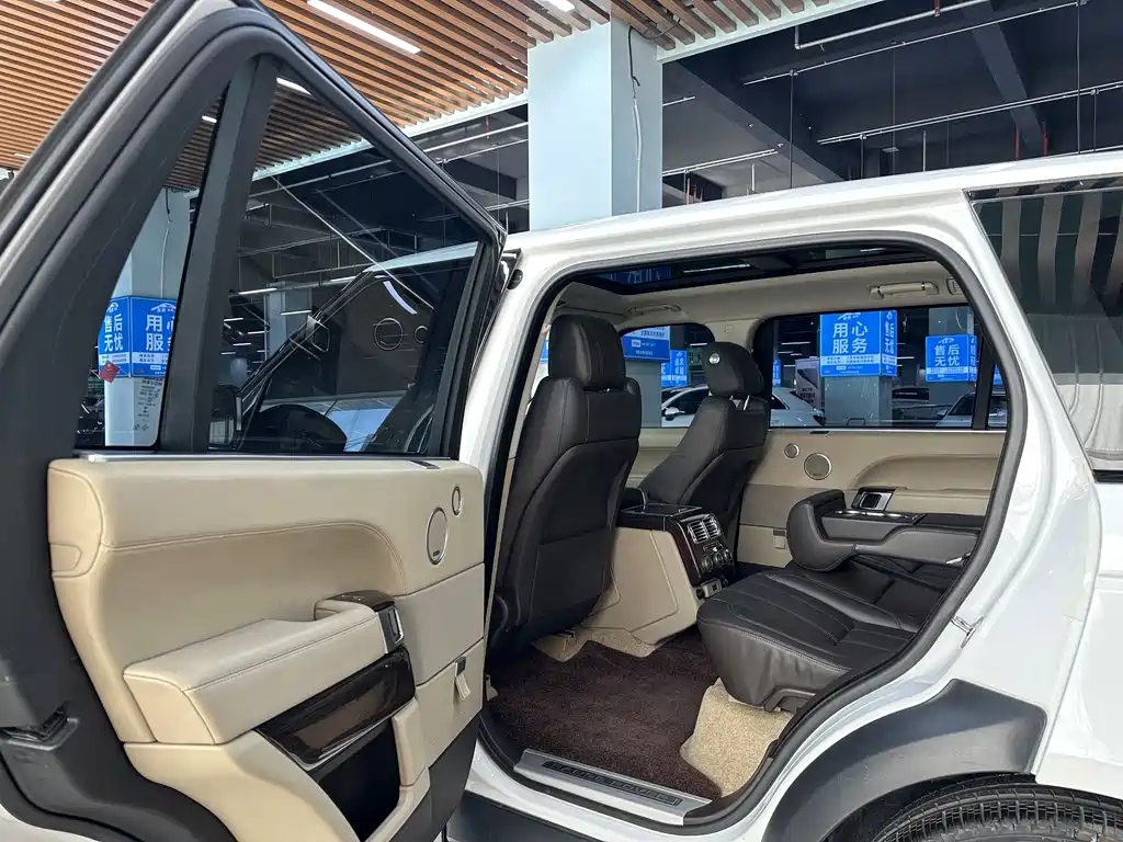 Land Rover Range Rover 2017 3.0 SC V6 Vogue LWB 2018 - thumbnail 9