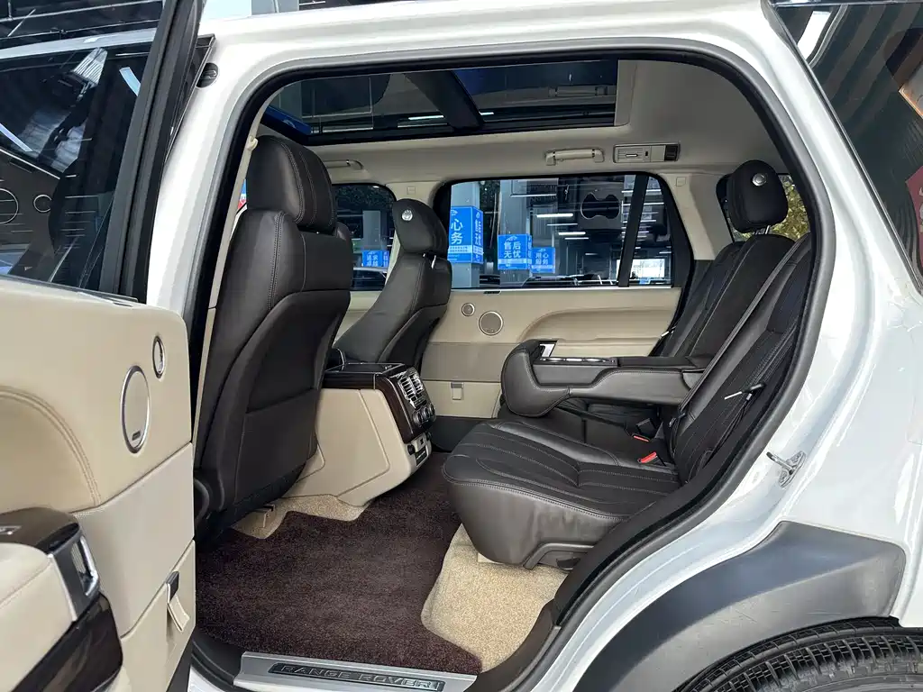 Land Rover Range Rover 2017 3.0 SC V6 Vogue LWB 2018 - thumbnail 11