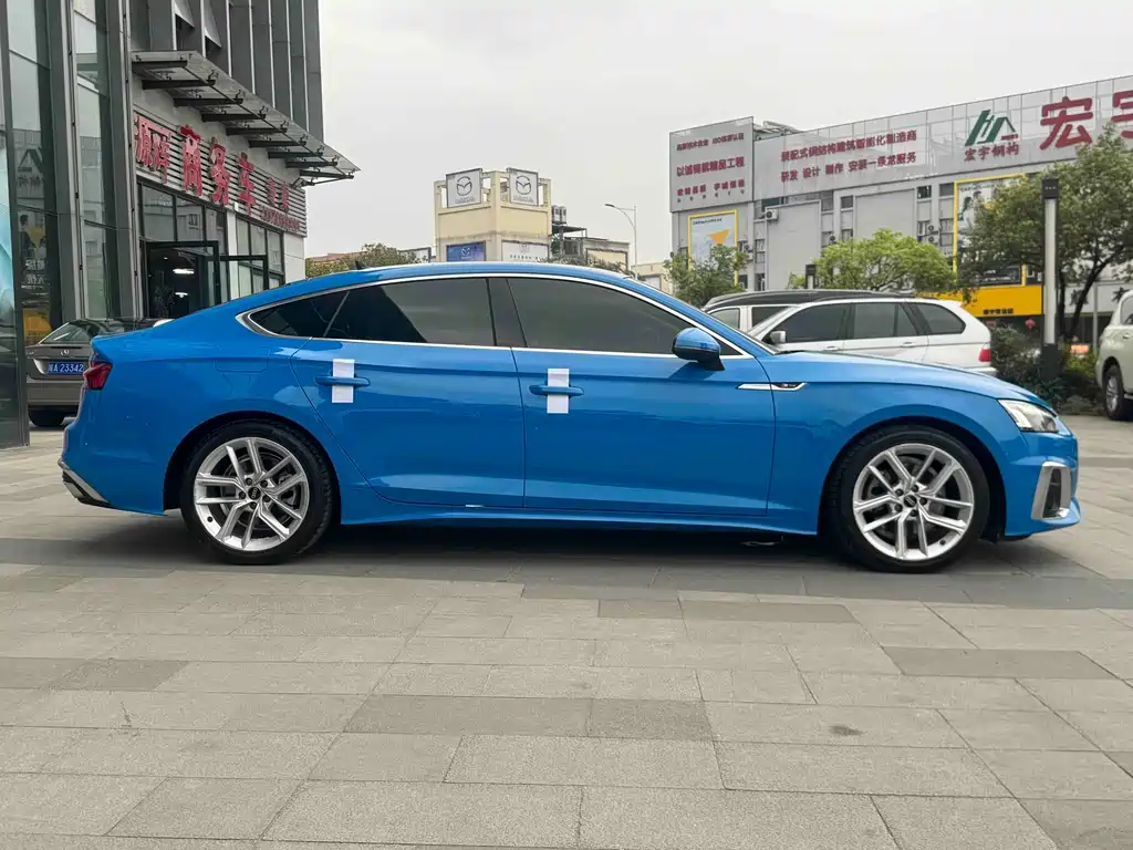 Audi Audi A5 Import 2022 Sportback 40 TFSI Fashion Dynamic Model 2022 - thumbnail 4