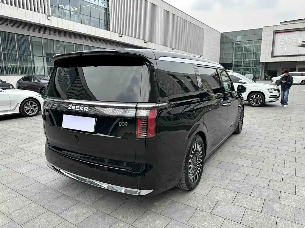 Zeekr Zeekr 009 2024 Model Seven-seat Aisle Version AWD 108kWh 2025 - thumbnail 5
