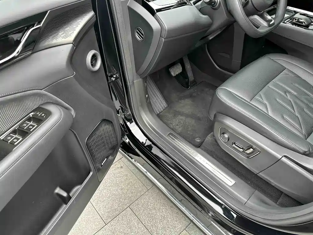 Zeekr Zeekr 009 2024 Model Seven-seat Aisle Version AWD 108kWh 2025 - thumbnail 27