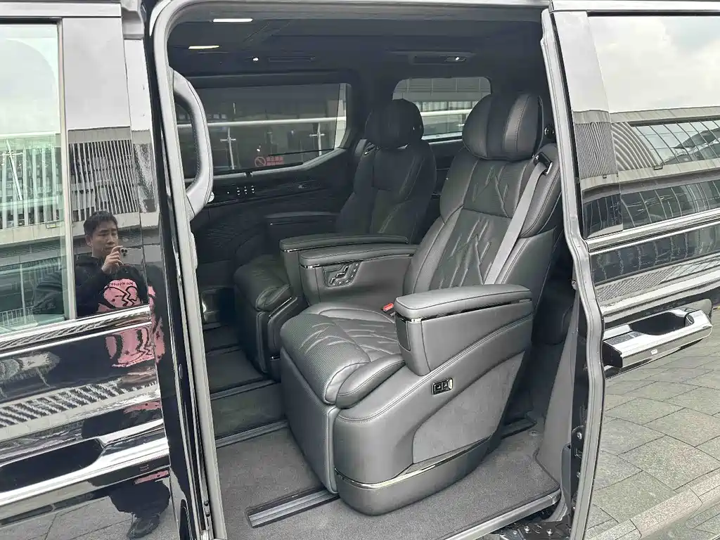 Zeekr Zeekr 009 2024 Model Seven-seat Aisle Version AWD 108kWh 2025 - thumbnail 28