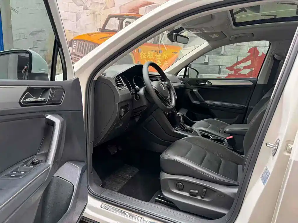 Volkswagen Volkswagen Tiguan L 2018 330TSI Automatic 2WD Luxury Edition 2019 - thumbnail 7