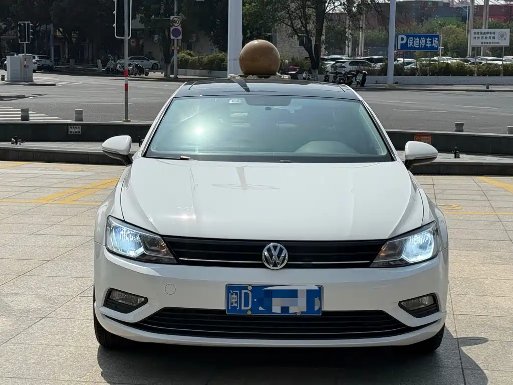Volkswagen Lavida 2015 280TSI DSG Comfort Edition 2016 - thumbnail 2