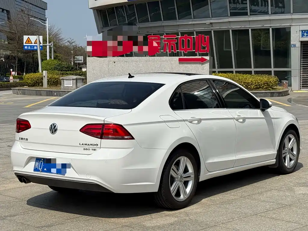 Volkswagen Lavida 2015 280TSI DSG Comfort Edition 2016 - thumbnail 4