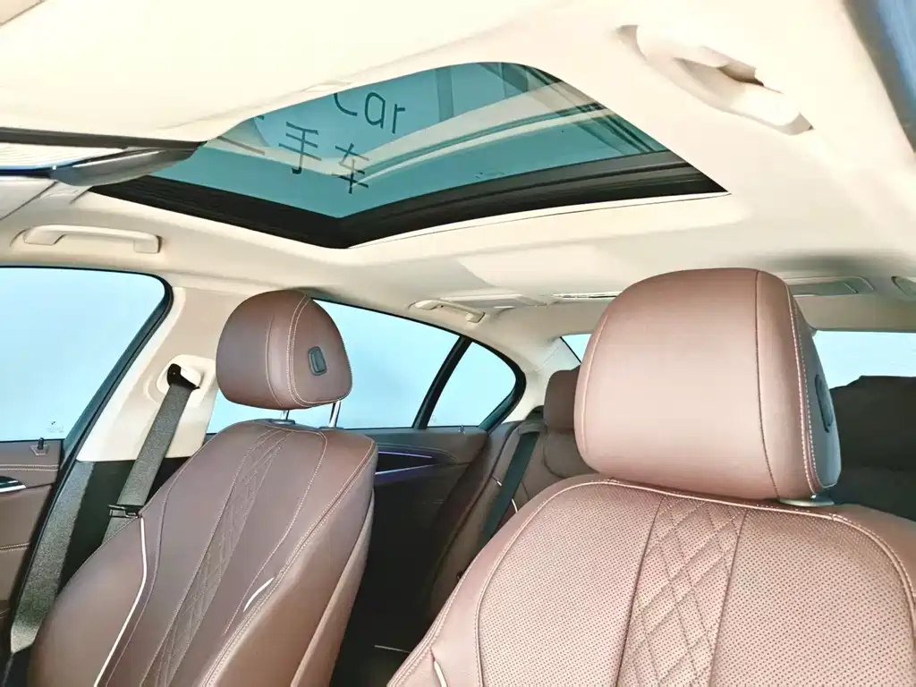 BMW BMW 5 Series 2022 Facelift 525Li Luxury Package 2024 - thumbnail 8