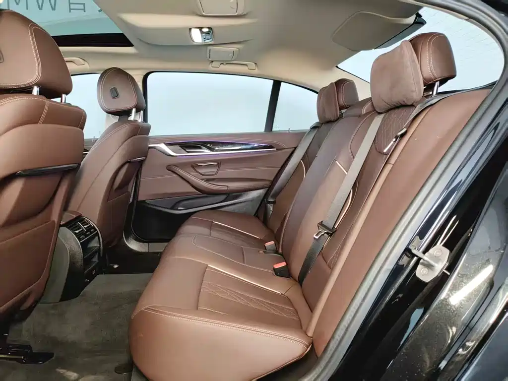 BMW BMW 5 Series 2022 Facelift 525Li Luxury Package 2024 - thumbnail 10