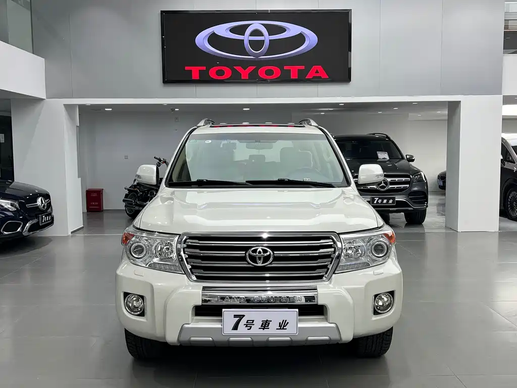 Toyota Land Cruiser 2015 4.6L V8 Middle East Limited Edition 2017 - thumbnail 2