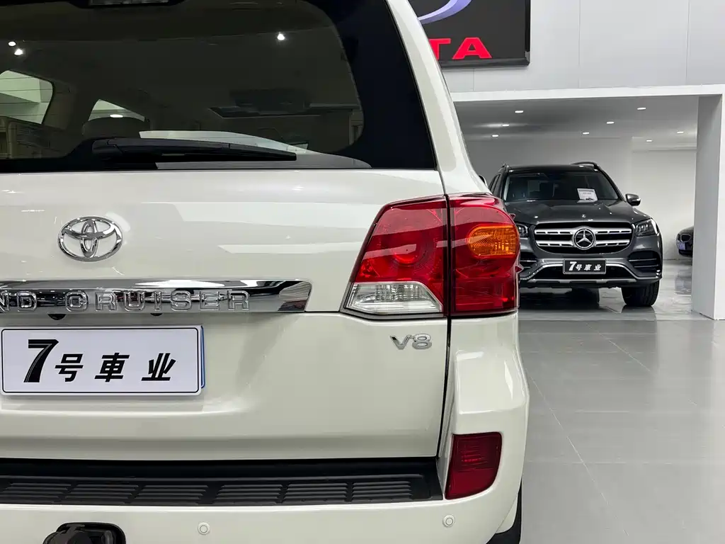 Toyota Land Cruiser 2015 4.6L V8 Middle East Limited Edition 2017 - thumbnail 10
