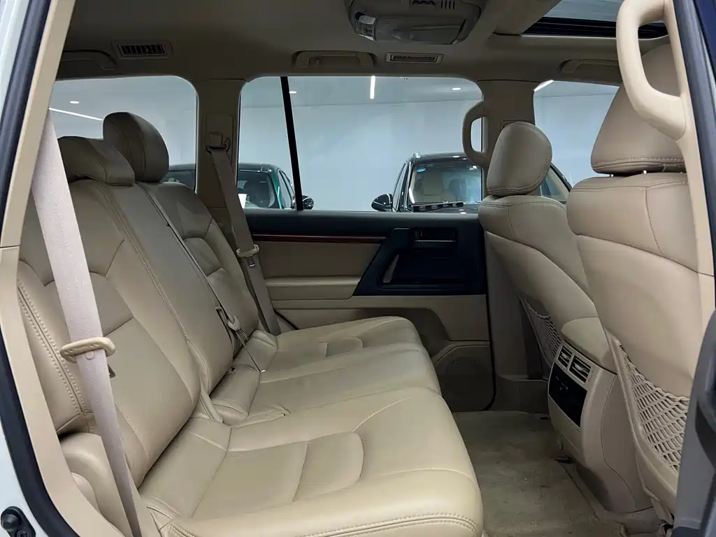 Toyota Land Cruiser 2015 4.6L V8 Middle East Limited Edition 2017 - thumbnail 15