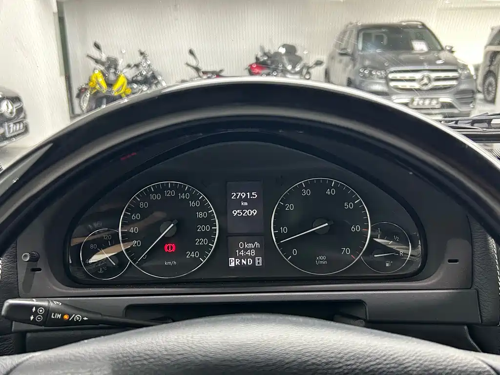 Mercedes-Benz Mercedes-Benz G-Class 2013 G 500 2013 - thumbnail 4