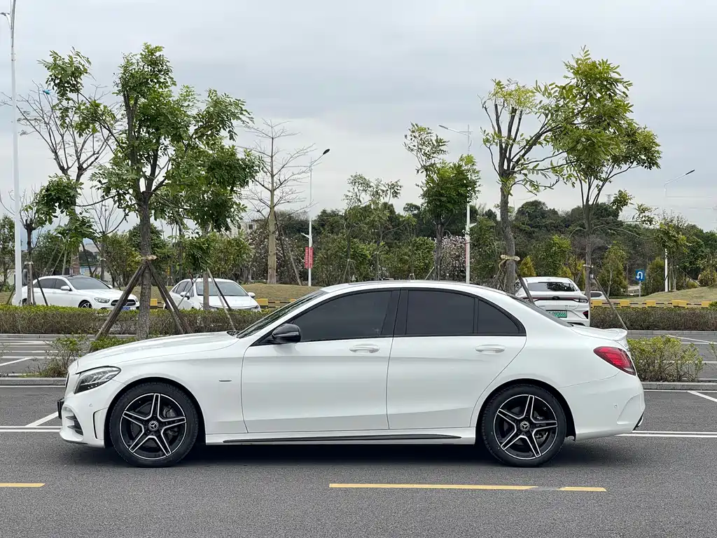 Mercedes-Benz Mercedes-Benz C-Class 2021 C 260 Star Brilliant Collector's Edition 2020 - thumbnail 4