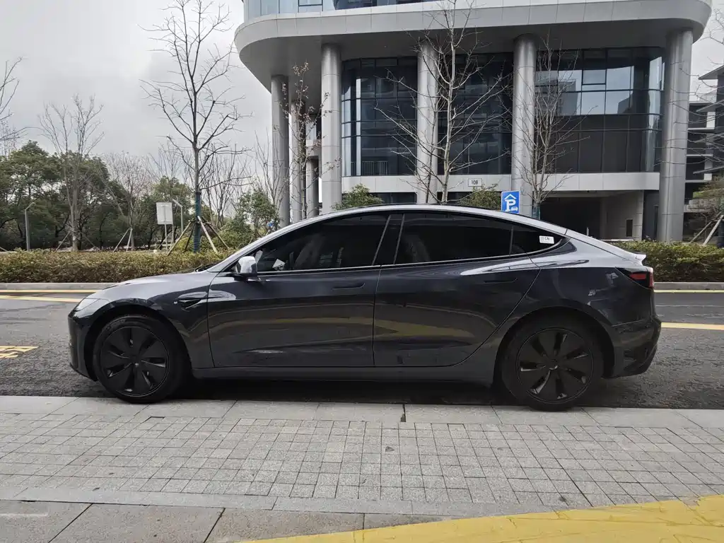 Tesla Model 3 2023 Rear-Wheel Drive 2024 - thumbnail 8