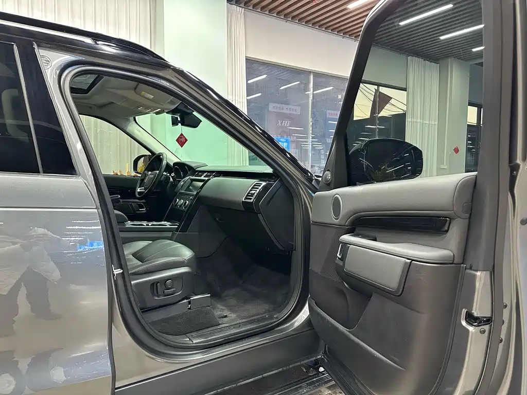 Land Rover Discovery 2018 3.0 SC V6 SE 2018 - thumbnail 7