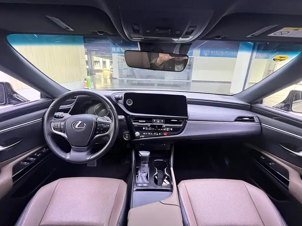 Lexus Lexus ES 2022 300h Excellence Edition 2023 - thumbnail 9